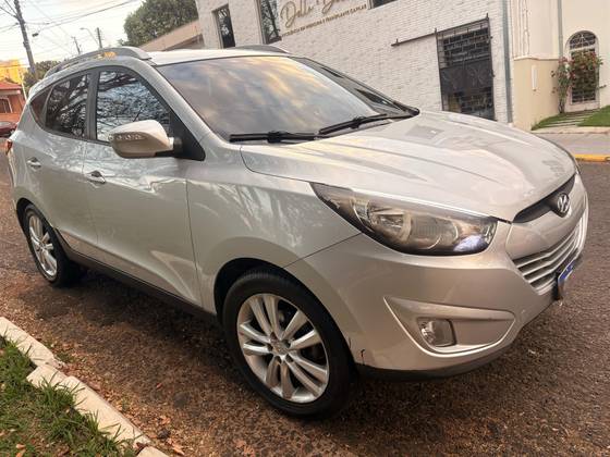HYUNDAI IX35 2.0 MPFI GLS 4X2 16V GASOLINA 4P AUTOMÁTICO HYUNDAI IX35 2.0 MPFI GLS 4X2 16V GASOLINA 4P AUTOMÁTICO